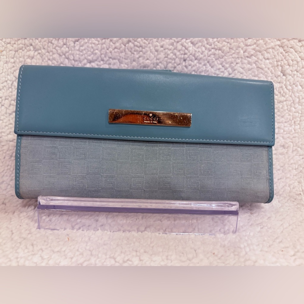 GUCCI Powder Blue Suede and Leather Wallet